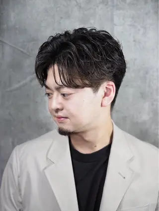 ミディアム パーマ 柴田 嘉文のヘアスタイル