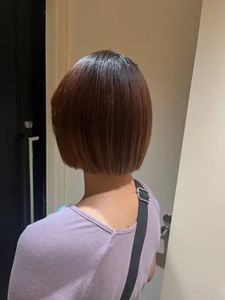 ショート カラー ナミ🩶暗髪/暖色 ❤️/透明感/縮毛のヘアスタイル