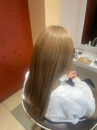 ロング カラー ベージュカラー⌇﻿ くびれヘア.𐙚心音のヘアスタイル