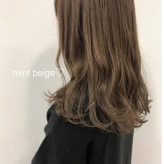セミロング カラー GLROW haruhiのヘアスタイル