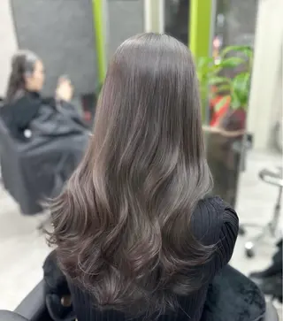 ロング カラー 堀江/透明感 ベージュ/白川幸太のヘアスタイル