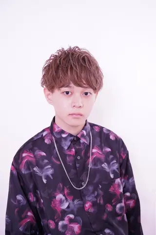 ショート パーマ メンズ 顔周りレイヤー/ メンズ/橋川光太郎のヘアスタイル