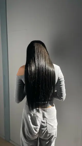 ロング カラー 𝐚𝐨𝐢/カット モデルのヘアスタイル