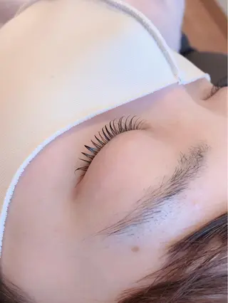 マツエク・マツパ eyelash/eyebrow　salon Fika所属・水軒 朋美のマツエク・マツパデザイン