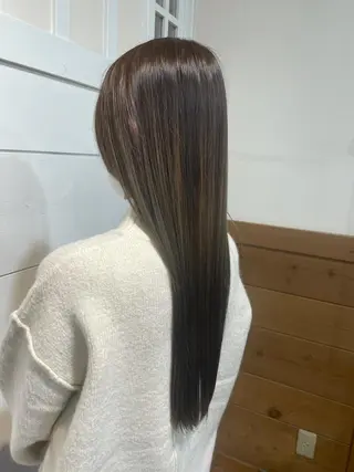 ロング カラー 足立 悠輔のヘアスタイル