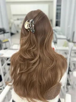 ロング カラー 顔まわりの神様✨ 透明感カラー藤嶋秀幸のヘアスタイル