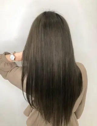 カラー ブリーチカラー特化 🦋小林舞衣💜のヘアスタイル