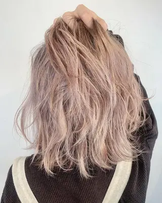 ミディアム カラー N° aria 三軒茶屋のヘアスタイル