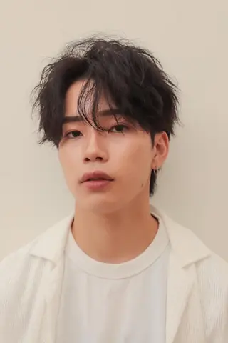 メンズ メンズ ヘアメイク ハイトーン キャロのヘアスタイル