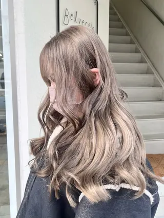 カラー ベルベチカ所属・市村 花奈のヘアスタイル