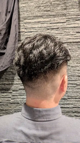 ショート 髙司 哲伸のヘアスタイル