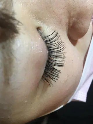 メンズ マツエク・マツパ 吉楽 菜々の眉毛・アイブロウイメージ