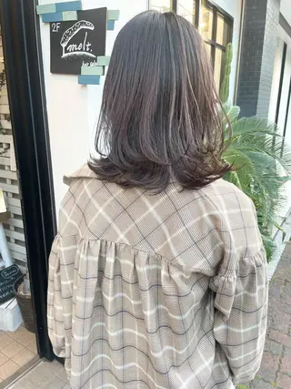 ミディアム カラー 🩰オリーブ/ ベージュ松本咲花🩰のヘアスタイル