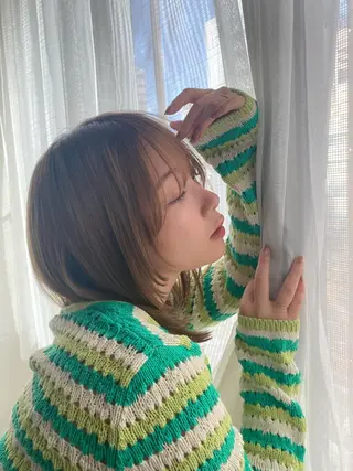 ミディアム カラー 梅田ハイトーン チダ ヒナノのヘアスタイル