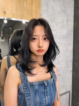 セミロング カラー レイヤー/顔周り 韓国ヘア森田和貴のヘアスタイル