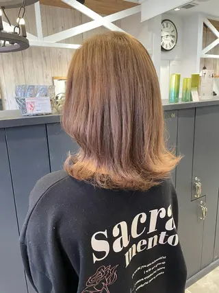 ミディアム 細沼 葵のヘアスタイル
