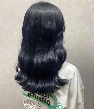 ショート カラー うる艶カラー🤍 SAKI🧸錦糸町のヘアスタイル
