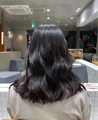 セミロング カラー 頼金 愛海のヘアスタイル