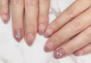 ネイル Lily Roseスタッフ一同のマツエク・マツパデザイン