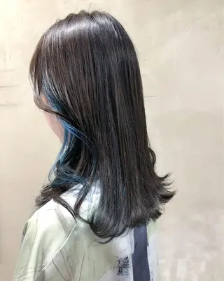 カラー ニシオカ タクヤのヘアスタイル