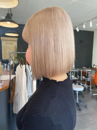 ショート カラー Tomoya 次世代ブリーチ🕊のヘアスタイル