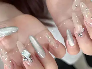 ネイル 藤田 月のネイルデザイン