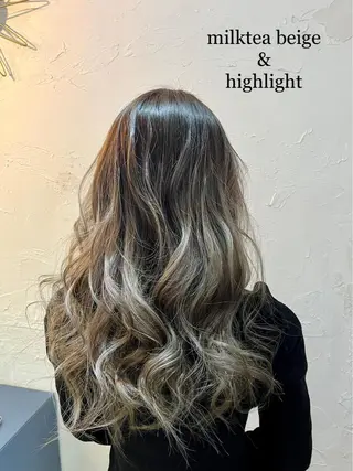 ロング カラー パーマ ヘアアレンジ ネイル マツエク・マツパ 🧸柔らかいベージュ カラー🧸氏家達哉のヘアスタイル