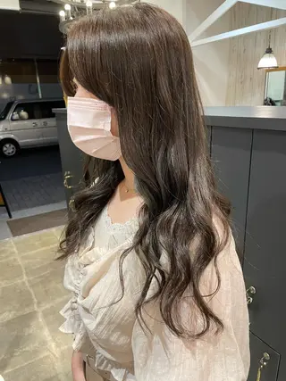 ロング カラー 細沼 葵のヘアスタイル