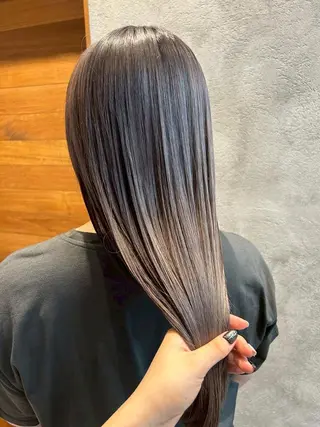 カラー ロング 高村 菜子のヘアスタイル