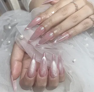 ネイル ユリちゃん🎀 デザイン長さ出し専門のネイルデザイン