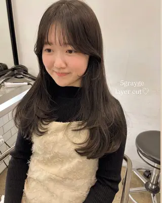 セミロング カラー レア渋谷所属・オリーブベージュ きょうかのヘアスタイル