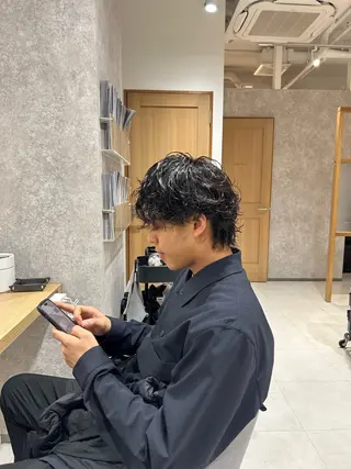 パーマ メンズ 佐藤 嶺のヘアスタイル