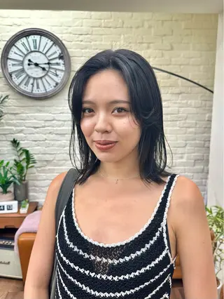 ミディアム \脱・うねり& 広がり/gite菊のヘアスタイル