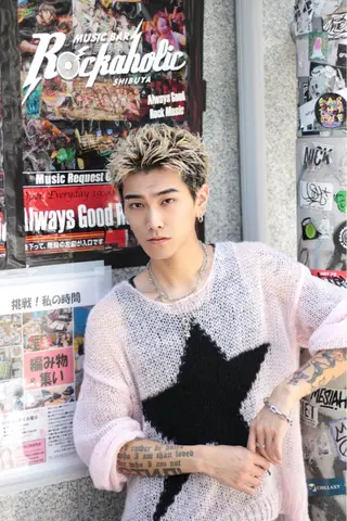 ショート メンズ シャドウ/波巻き 朝崎倭斗のヘアスタイル