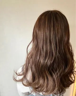 セミロング カラー 小坂 真子のヘアスタイル