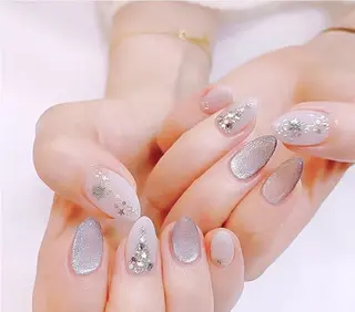 ネイル 高木 維麗絲のネイルデザイン