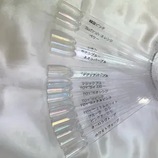 ネイル esNAIL新宿西口店所属・emi esNAILのネイルデザイン