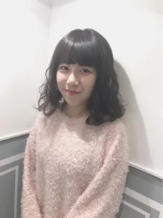 ミディアム カラー ヤマナカ エリカのヘアスタイル