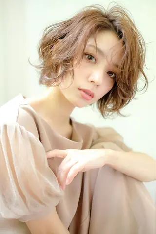 酸性ストレート/ブリ ーチなし/中村 匠のヘアスタイル