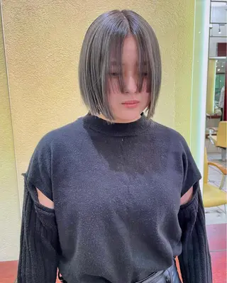 ショート カラー 塩谷 雪花のヘアスタイル