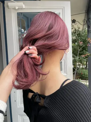 カラー 栗林 茉那のヘアスタイル