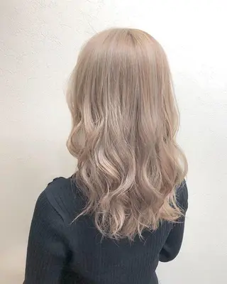 セミロング ヤマグチ ヒカルのヘアスタイル