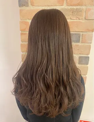 ロング カラー 古川 琴美のヘアスタイル