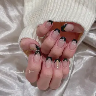 ネイル 𝘙𝘪𝘰𝘯𝘢 ...🕯🤍のネイルデザイン