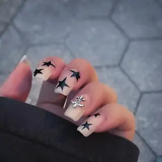 ネイル LEFTNAILS フィルインニュアンスのネイルデザイン