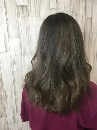 ロング カラー 松下 輝璃のヘアスタイル