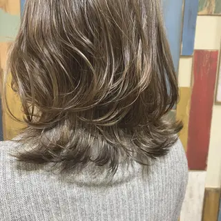 パーマ カラー セミロング 嶋村夏実🌼レイヤー 🌸白髪ぼかしのヘアスタイル