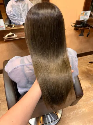 ロング 青木 舞佳のヘアスタイル