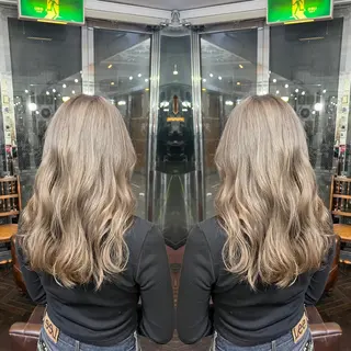 セミロング カラー レイヤー/ボブ/ ミニボブ/AOIのヘアスタイル