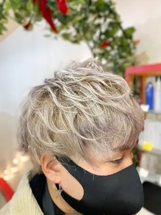 メンズ ゆぴ☾‪/推しカラー /ハイトーンのヘアスタイル